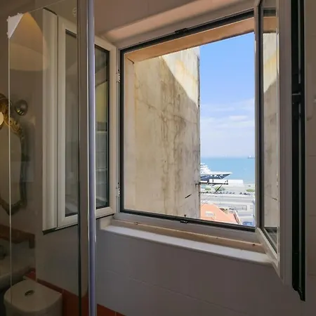 Alfama Bright