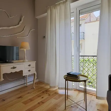 Alfama Bright Apartment