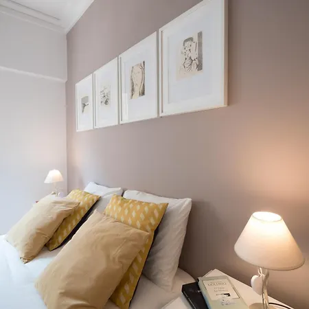 Alfama Bright Apartment